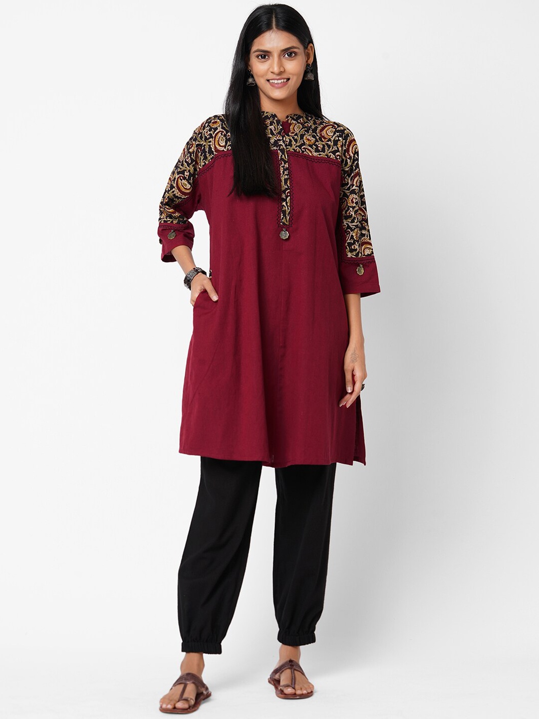 

KAMI KUBI Women Maroon Cotton Geometric Yoke Design Kurta