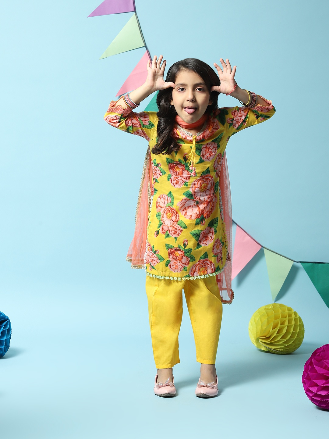 

Biba Floral Printed Kurta with Trousers & Dupatta, Yellow