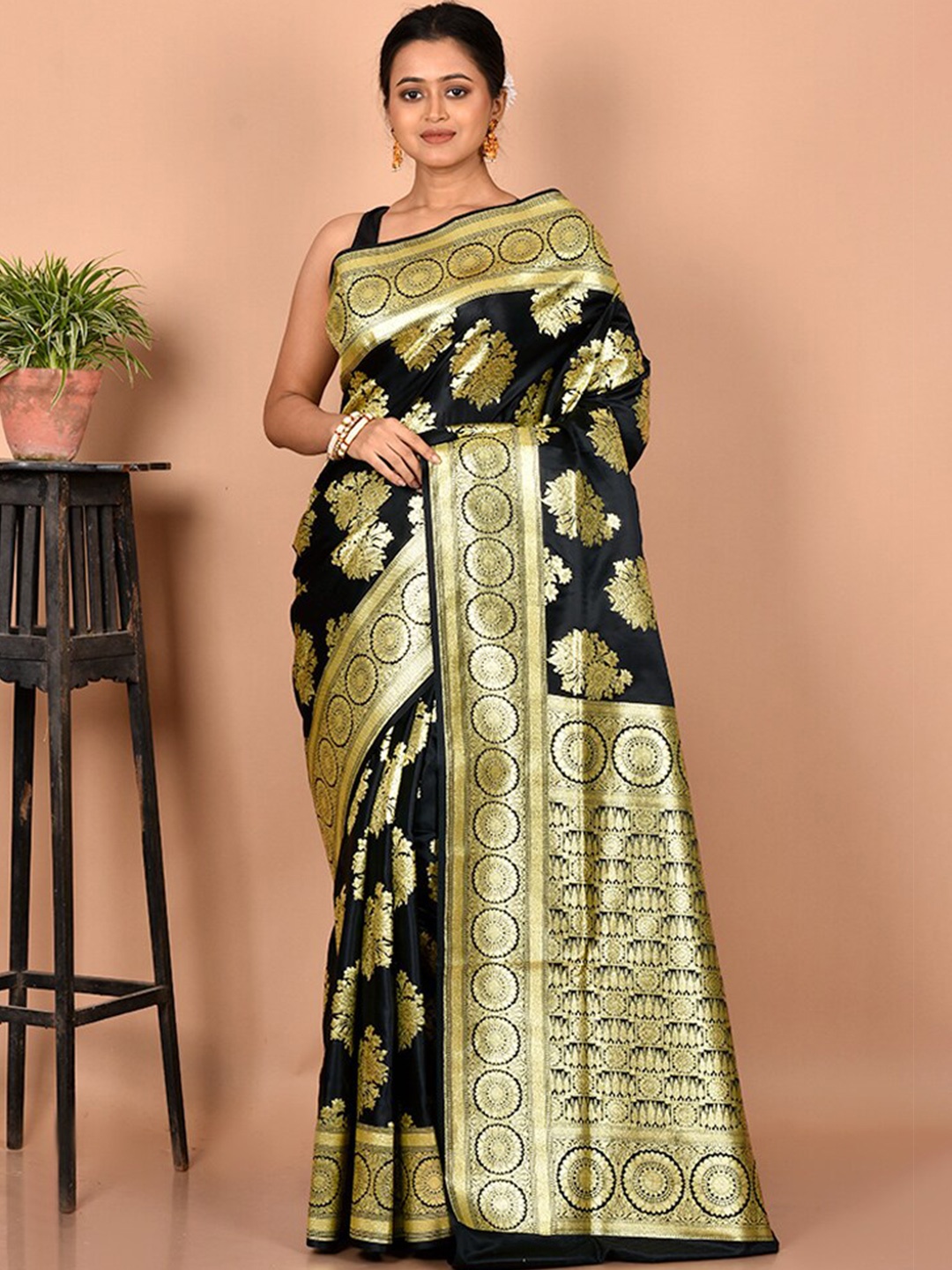 

AllSilks Black & Gold-Toned Ethnic Motifs Zari Silk Blend Banarasi Saree