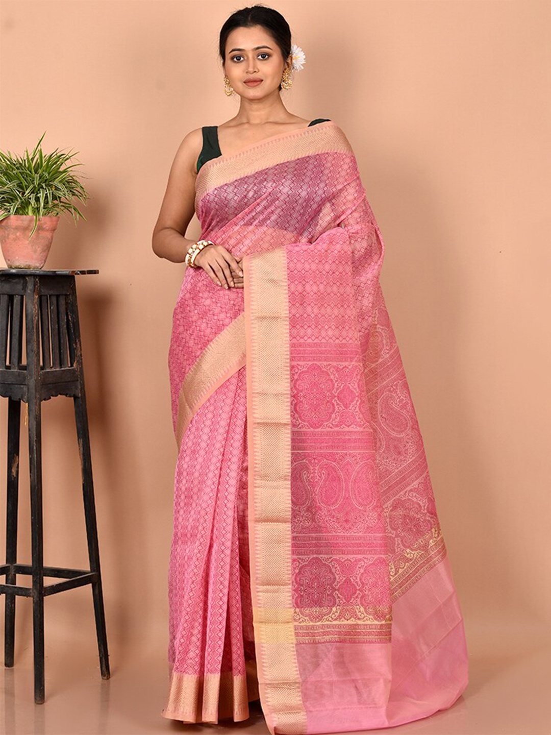 

AllSilks Pink & Gold-Toned Ethnic Motifs Zari Pure Cotton Kota Saree
