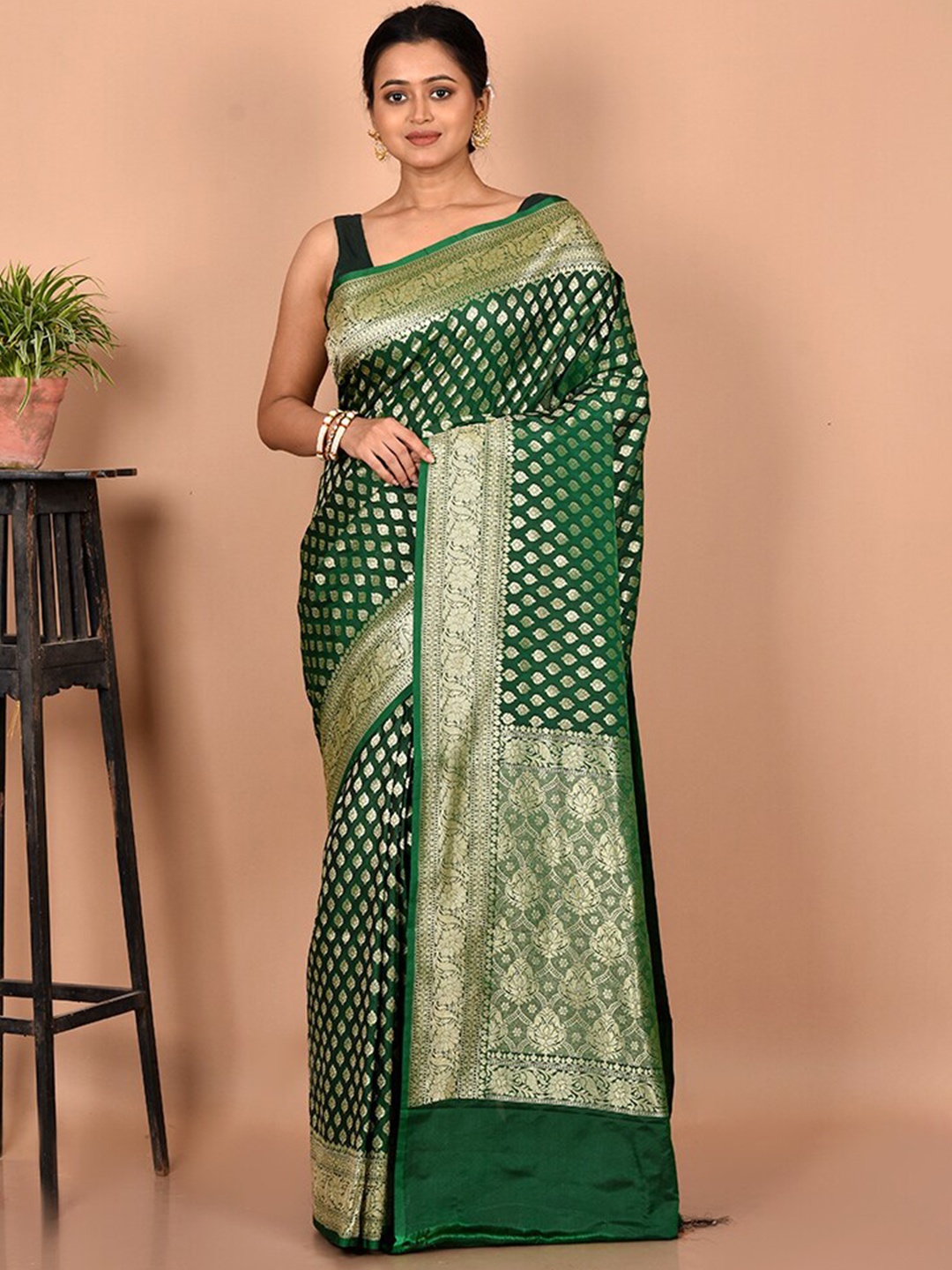 

AllSilks Green & Gold-Toned Ethnic Motifs Zari Silk Blend Uppada Saree