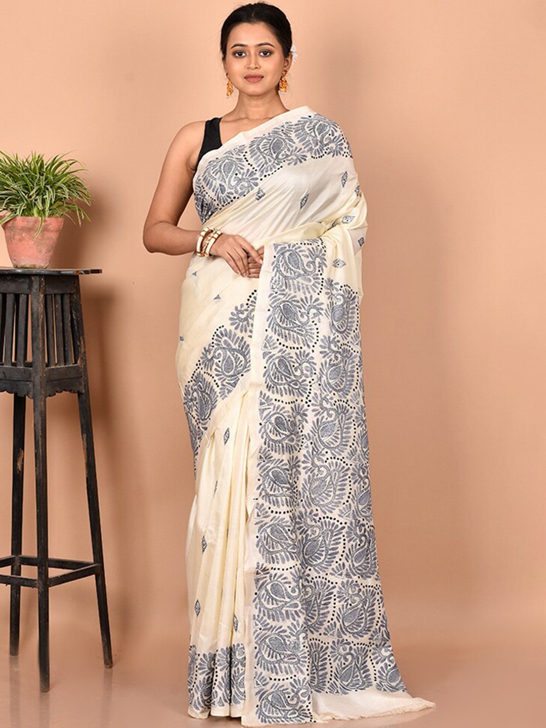 

AllSilks White & Grey Ethnic Motifs Kantha Work Pure Silk Murshidabad silk Saree
