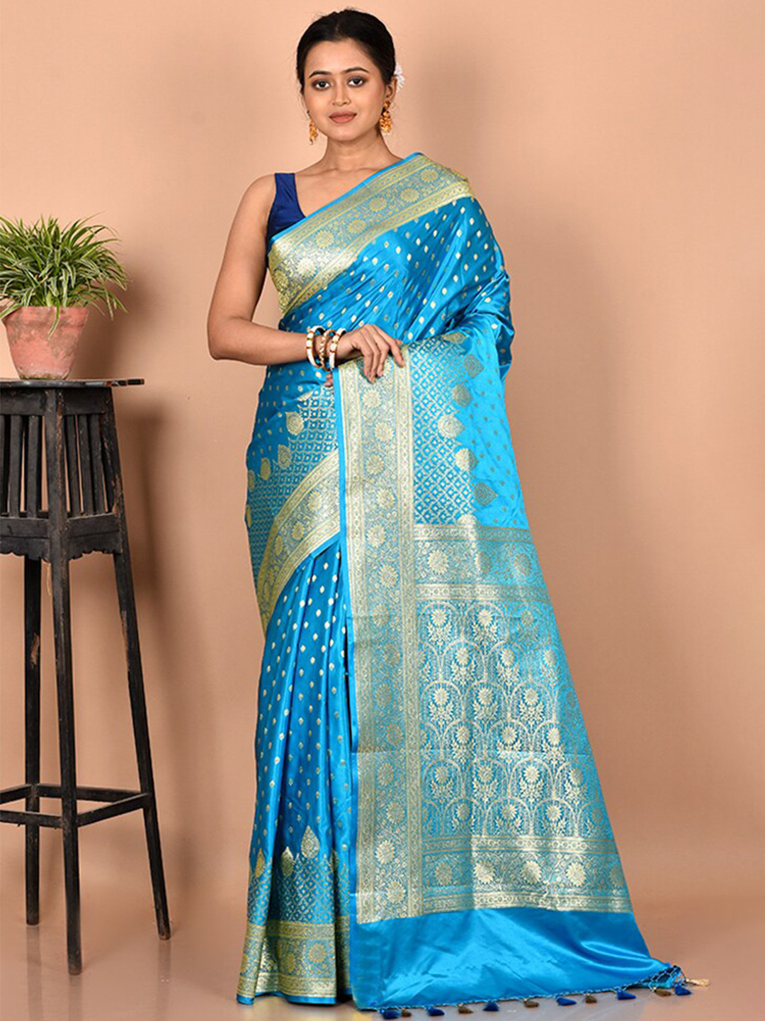 

AllSilks Blue & Gold-Toned Ethnic Motifs Zari Silk Blend Banarasi Saree