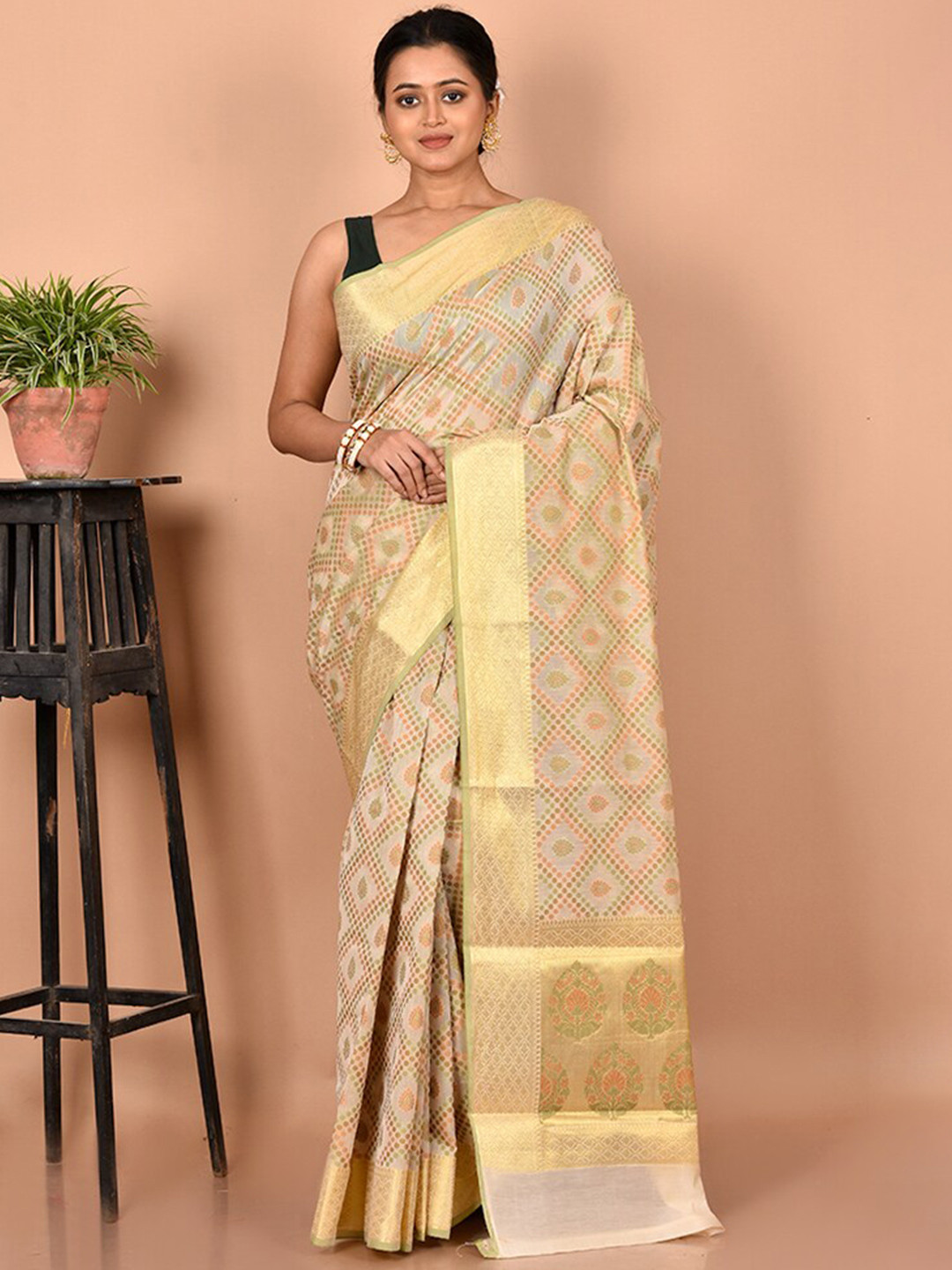 

AllSilks Cream-Coloured & Gold-Toned Zari Geometric Silk Blend Saree