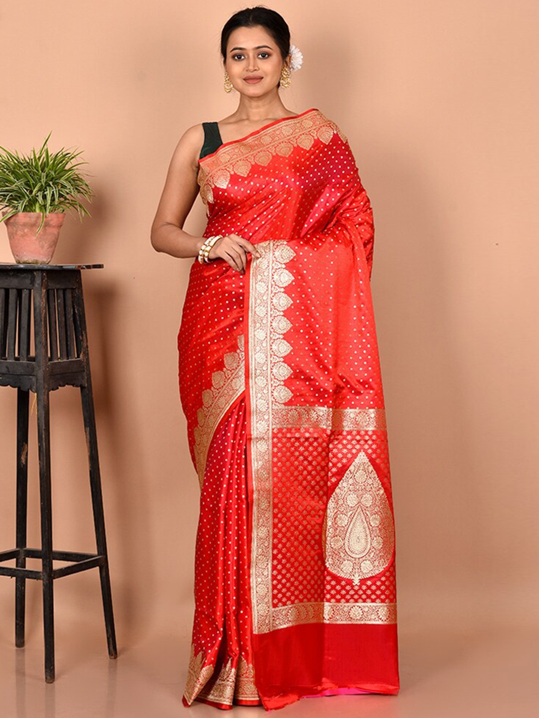 

AllSilks Red & Gold-Toned Ethnic Motifs Zari Silk Blend Banarasi Saree