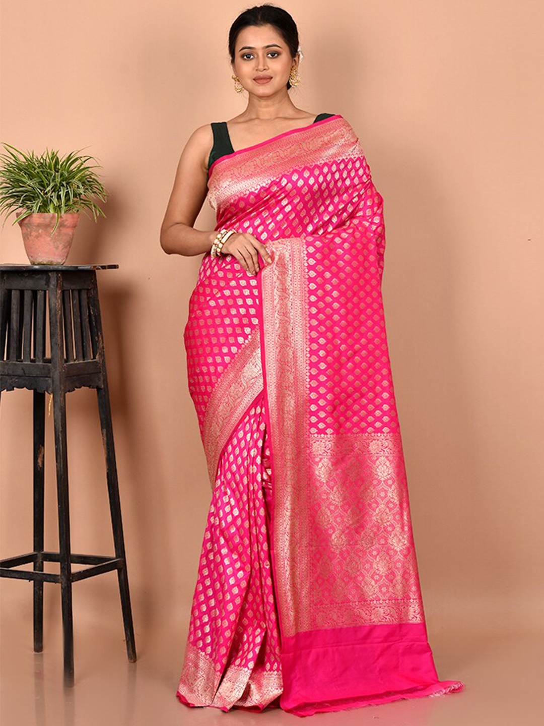 

AllSilks Pink & Gold-Toned Ethnic Motifs Zari Silk Blend Uppada Saree