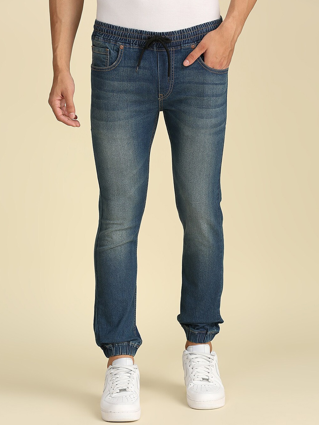 

High Star Men Jogger Light Fade Stretchable Jeans, Blue