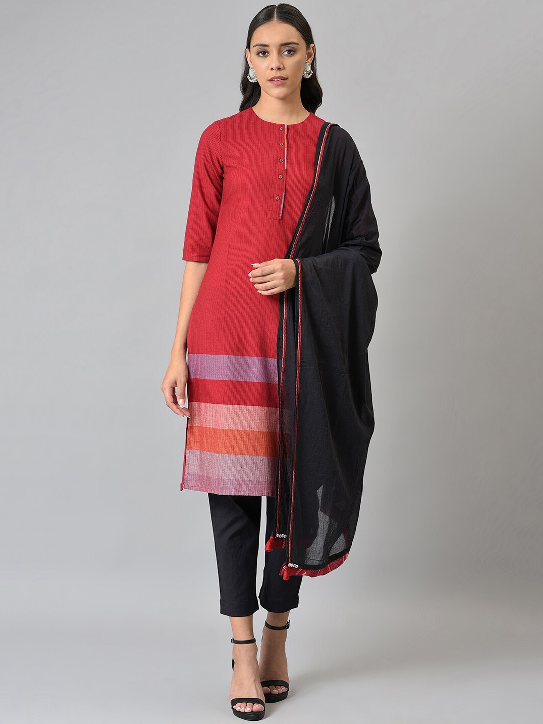 

W Geometric Print Cotton Blend Kurta With Slim Pant & Dupatta, Red