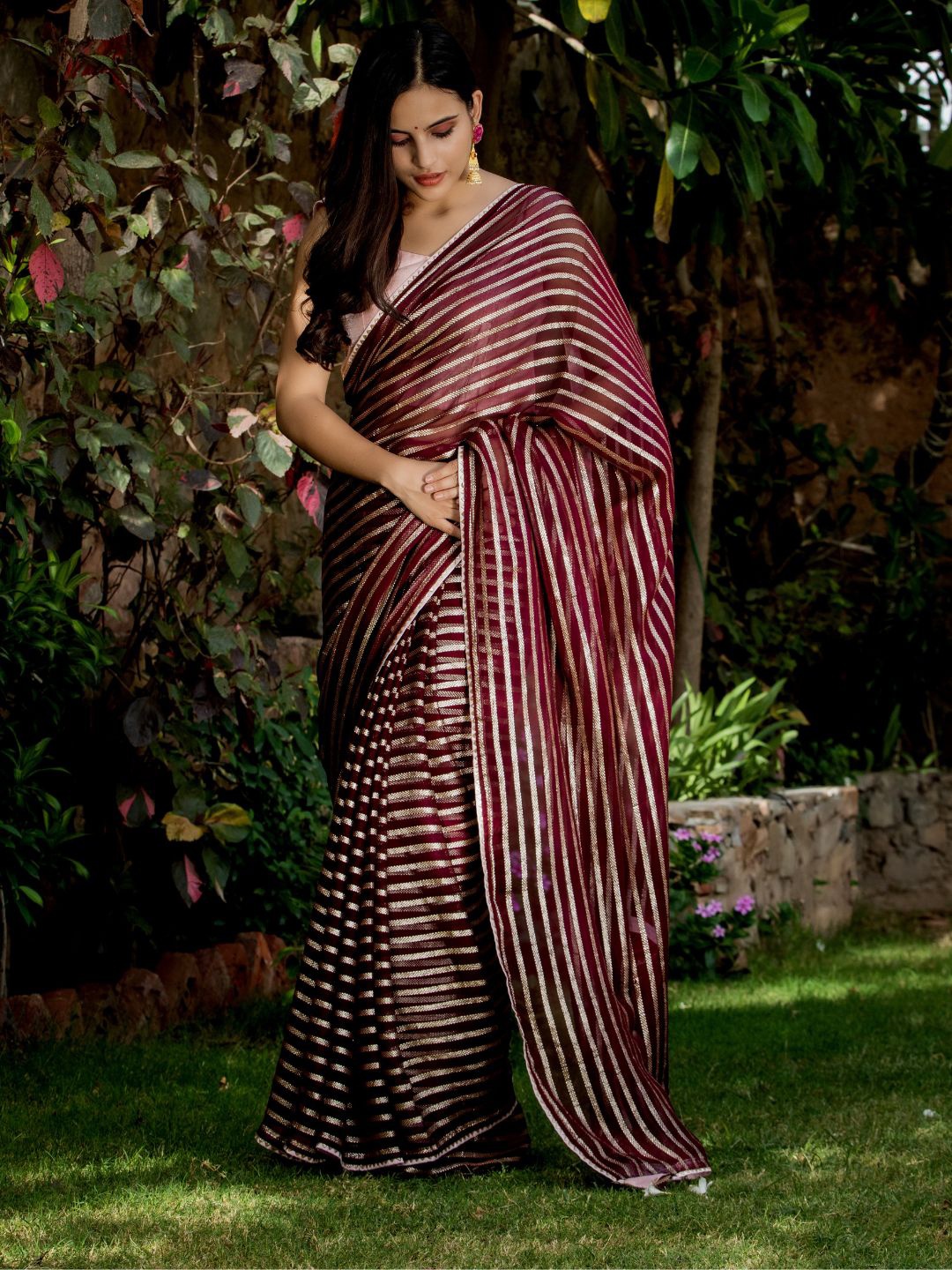 

HOUSE OF JAMOTI Maroon & Silver-Toned Striped Tussar Saree