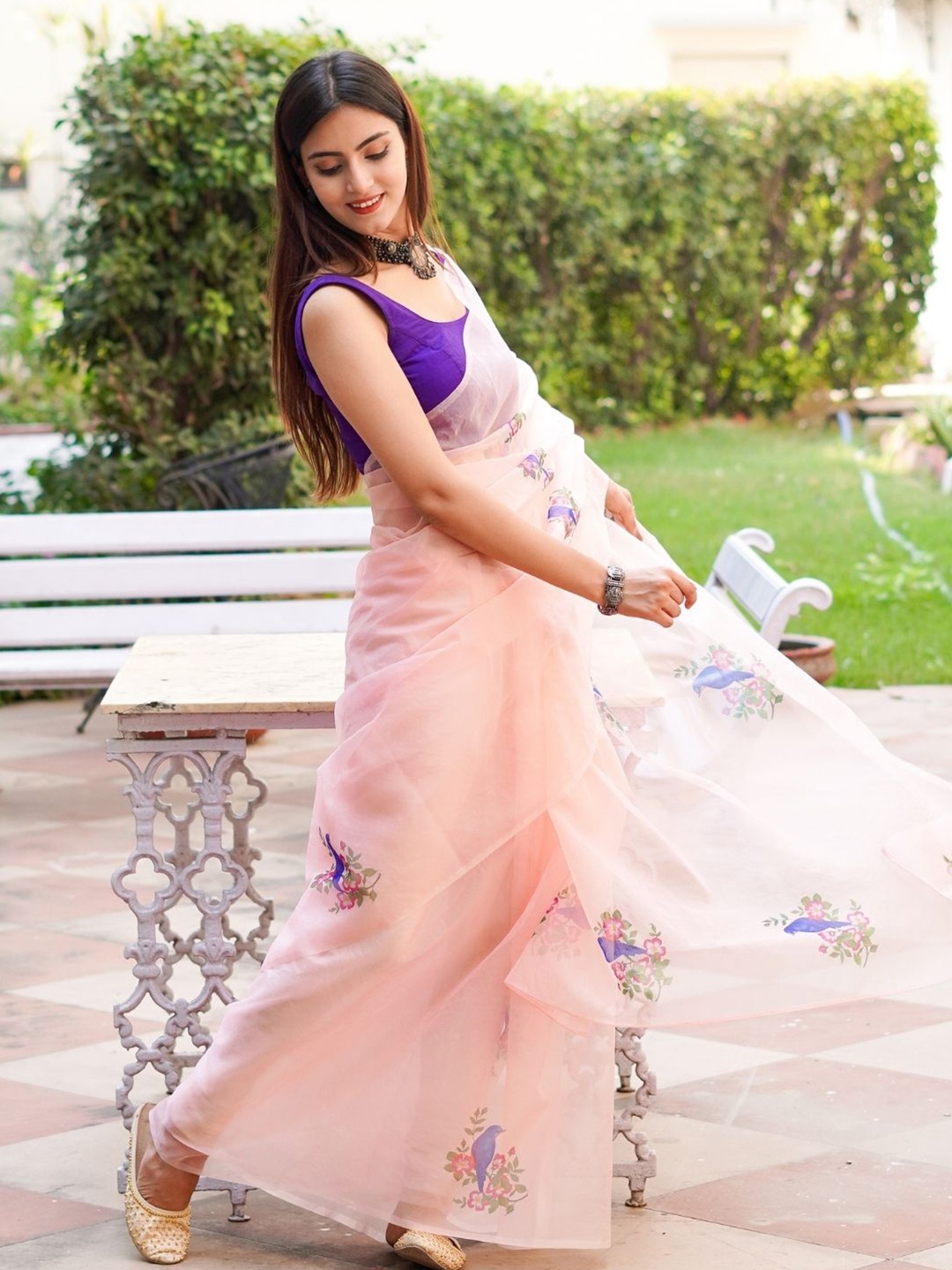 

HOUSE OF JAMOTI Peach-Coloured & Blue Floral Organza Saree