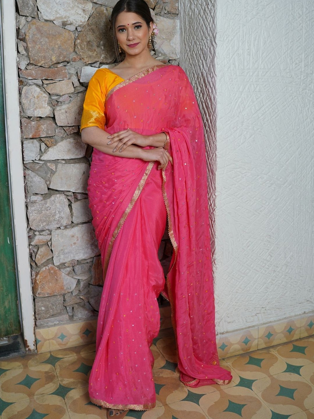 

HOUSE OF JAMOTI Pink & Gold-Toned Embellished Embroidered Silk Blend Saree