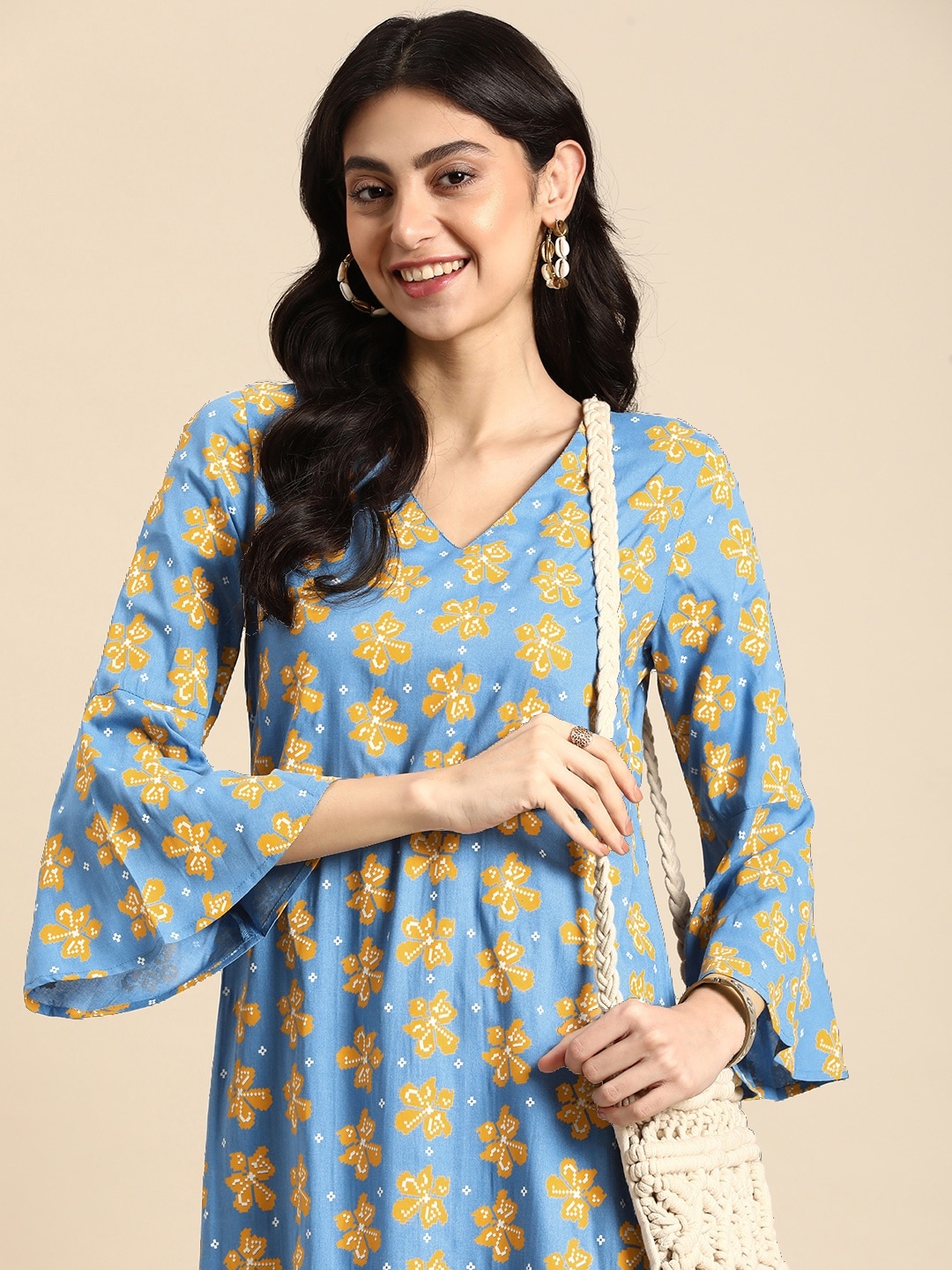 

Anouk Floral Printed Bell Sleeves Kurta, Blue