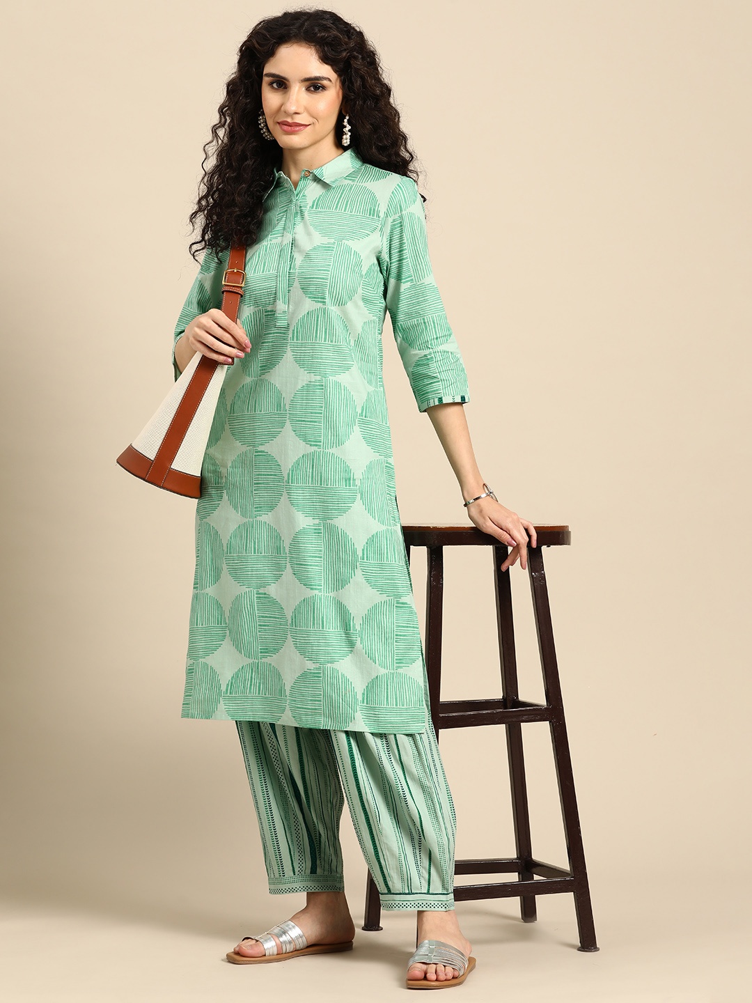 

Anouk Women Printed Pure Cotton Straight Kurta with Trousers, Green