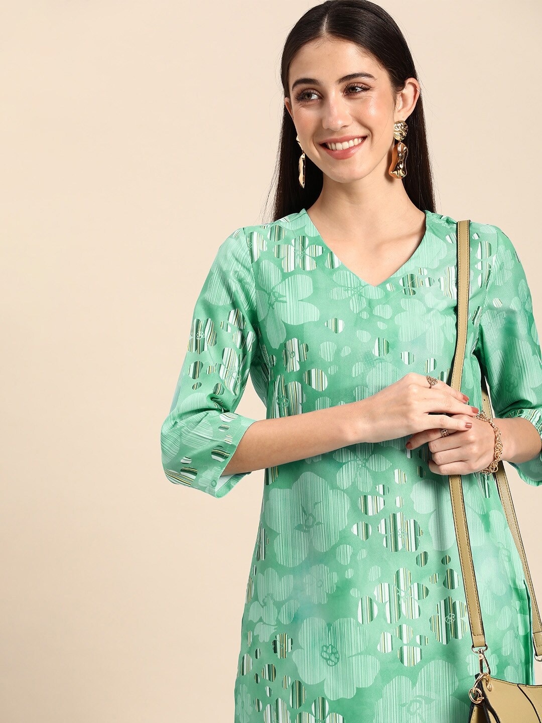 

Anouk Women V-Neck Floral Printed Kurta, Sea green