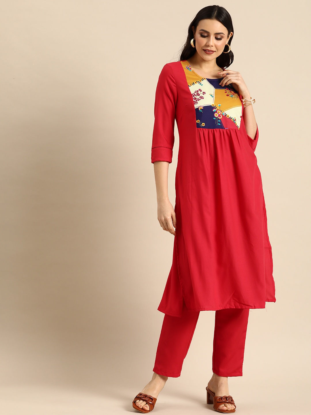 

Anouk Floral Printed Regular Thread Work Kurta with Trousers, Red