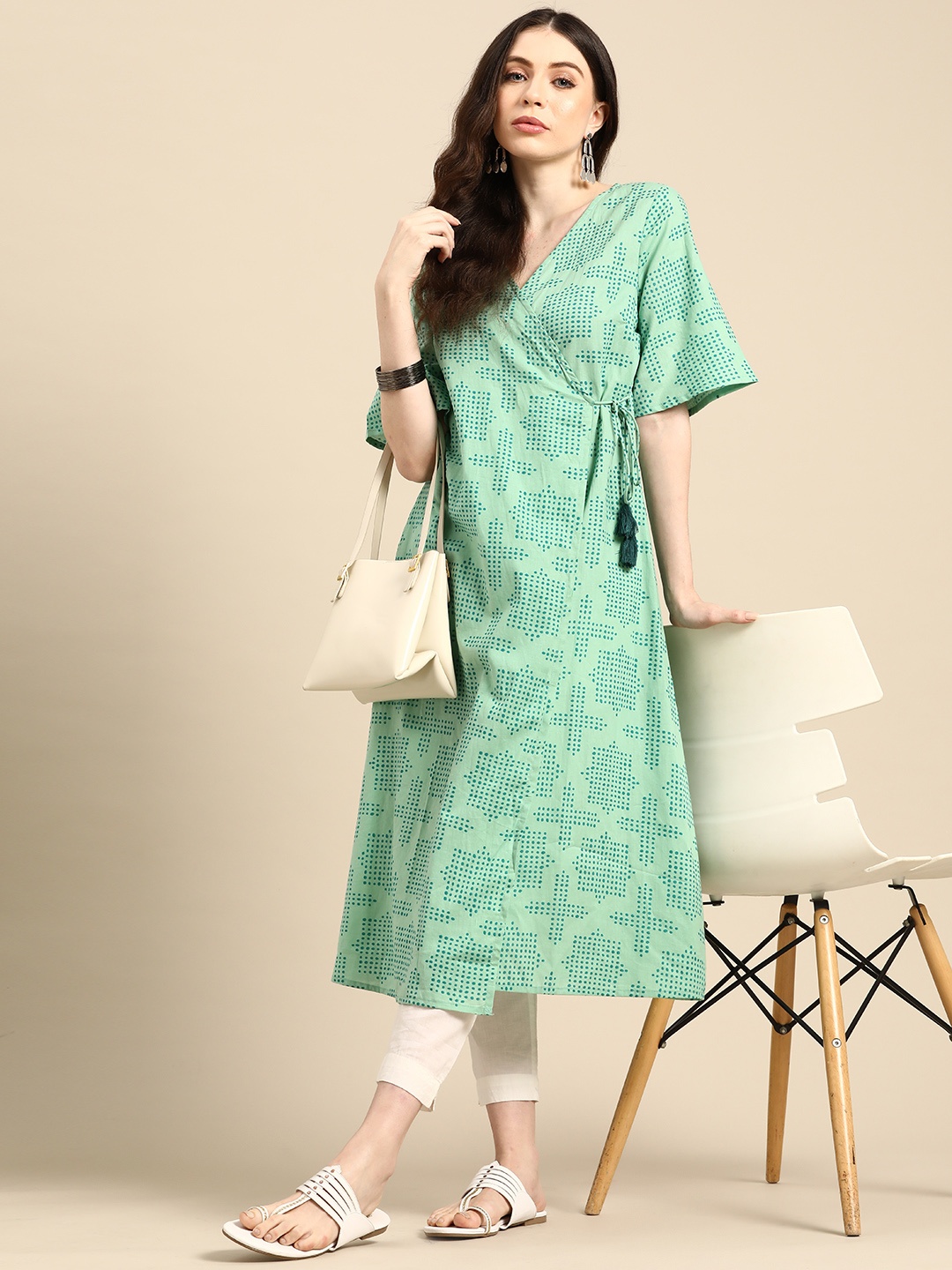 

Anouk Geometric Printed Flared Sleeves Angrakha Kurta, Green