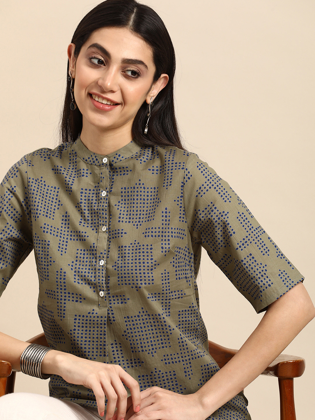 

Anouk Mandarin Collar Geometric Printed Kurti, Olive
