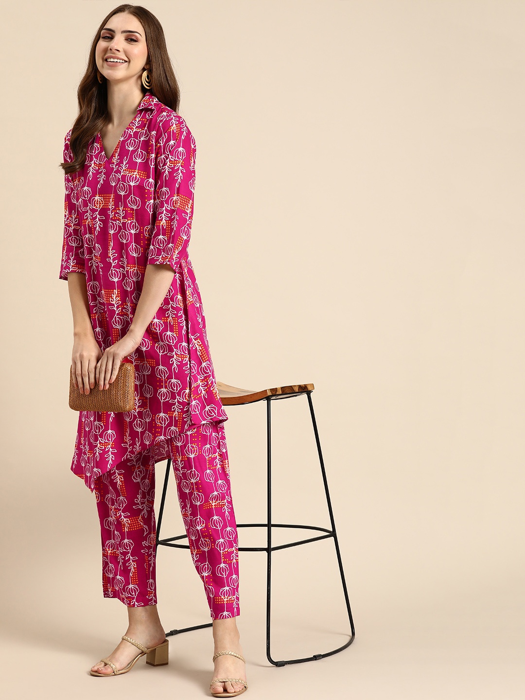 

Anouk Women Floral Printed Asymmetric Regular Kurta with Trousers, Fuchsia