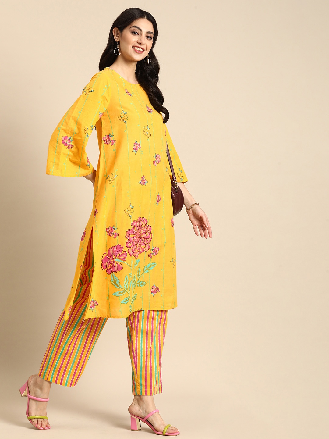 

Anouk Women Floral Printed Pure Cotton Kurta with Trousers, Yellow