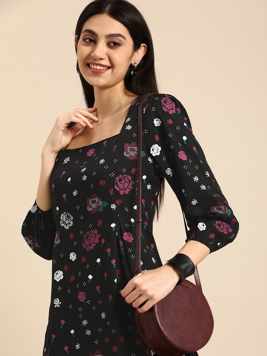 

Anouk Women Square Neck Floral Printed A-line Kurta, Black