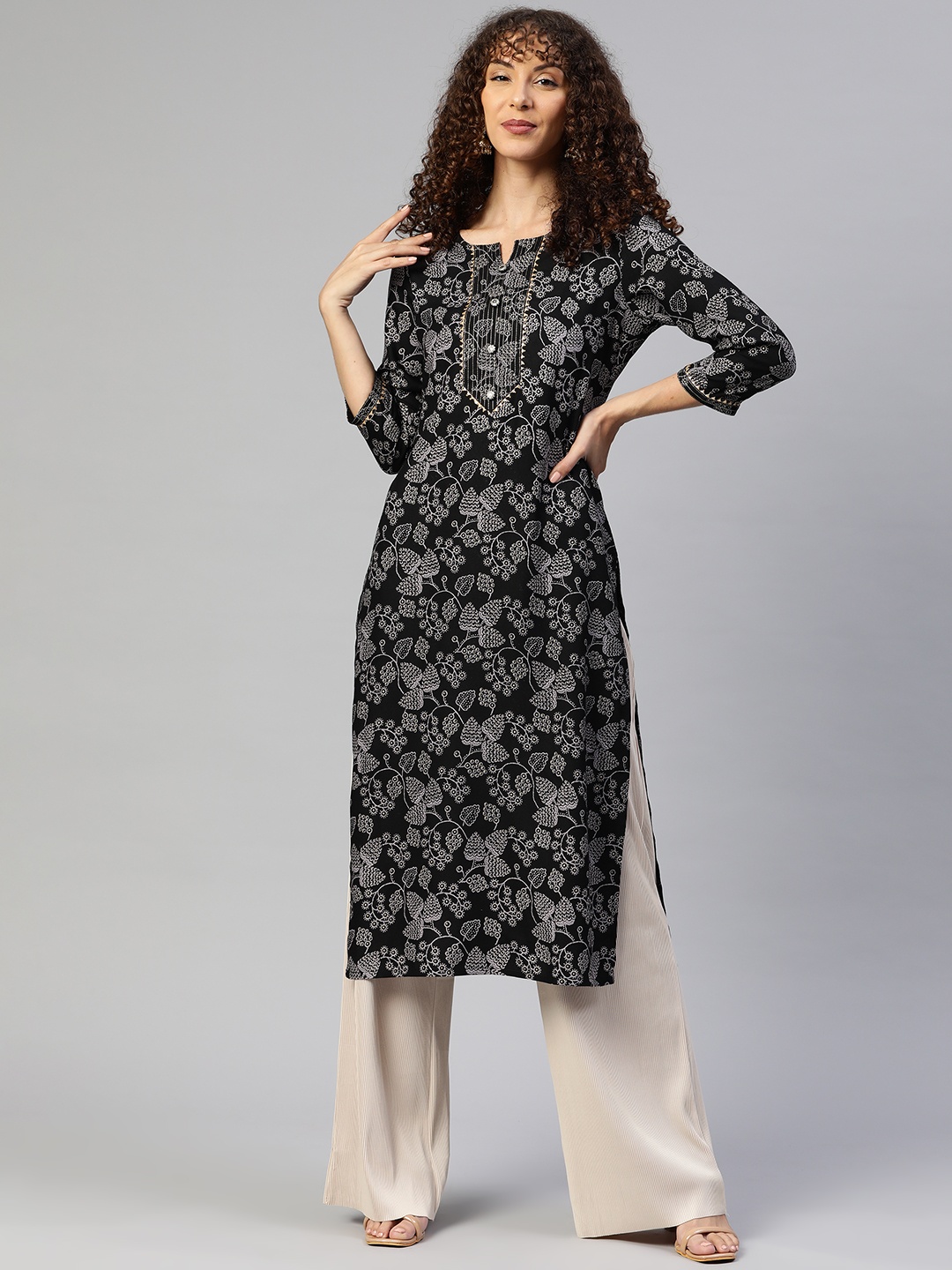 

PIROH Women Black & Grey Floral Printed Gotta Patti Kurta