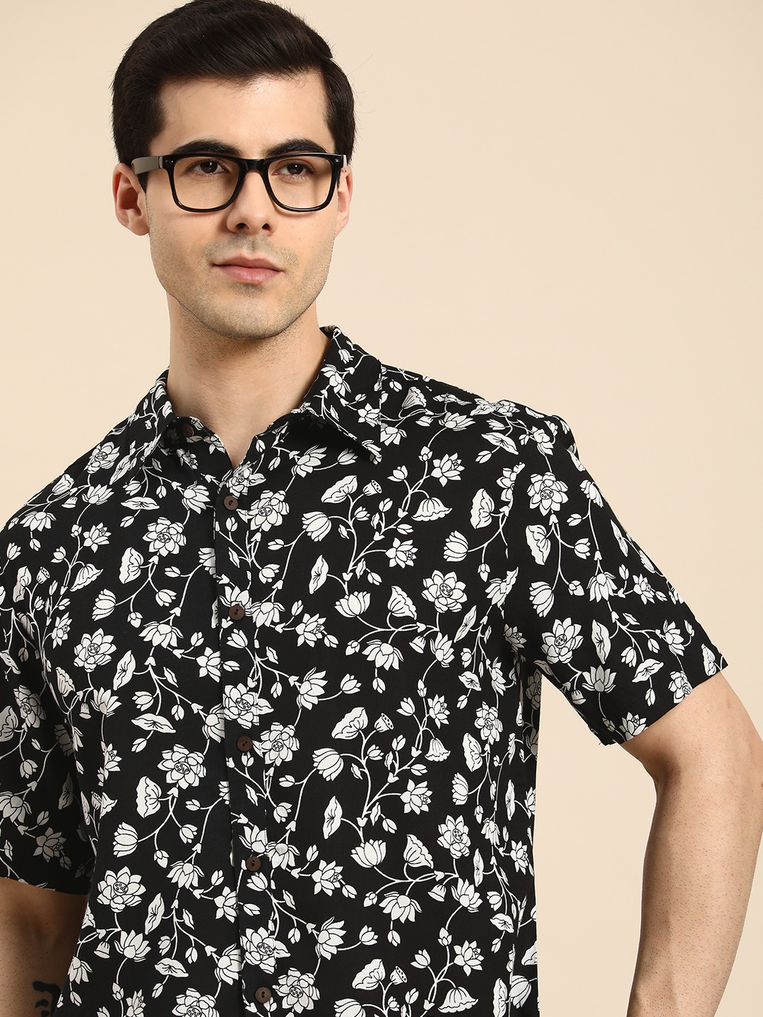 

Anouk Men Floral Printed Spread Collar Short Sleeves Casual Shirt, Black