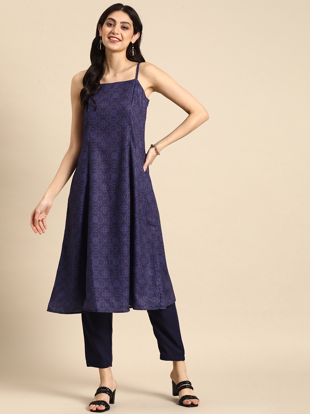 

Anouk Women Ethnic Print Kurta with Trousers, Navy blue