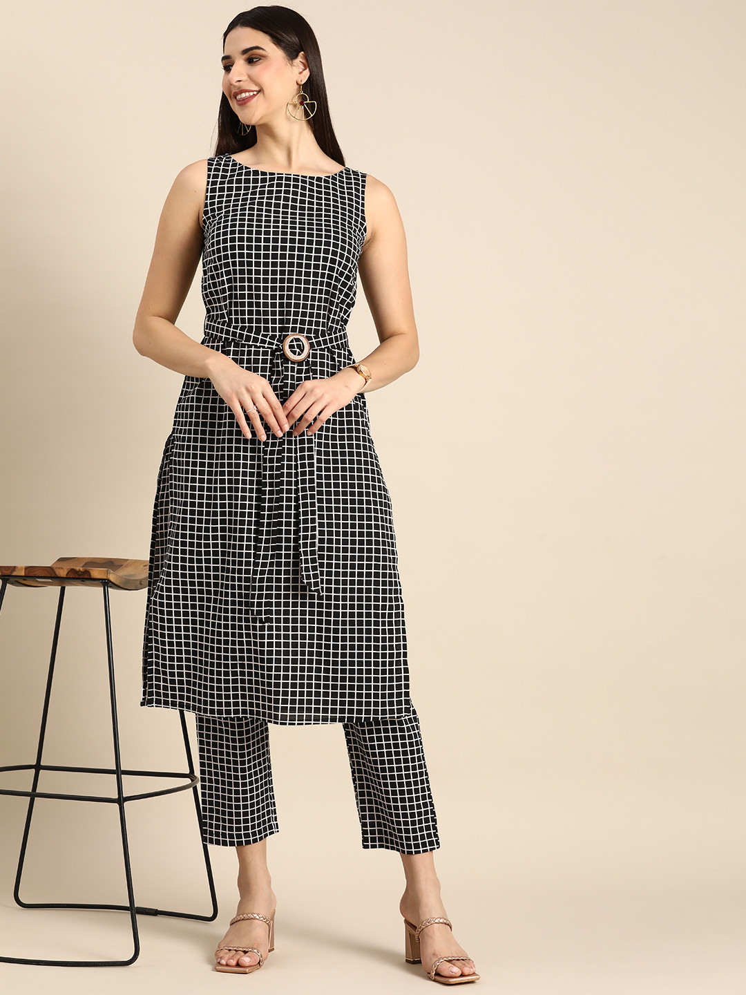 

Anouk Women Checked Pure Cotton Belted Kurta with Trousers, Black