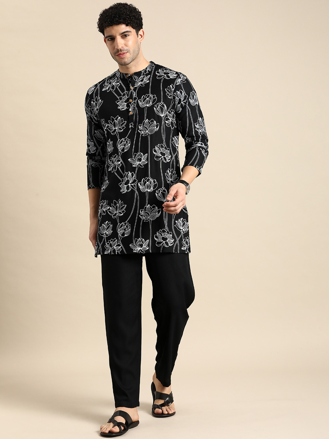 

Anouk Men Floral Printed Regular Kurta With Trousers, Black