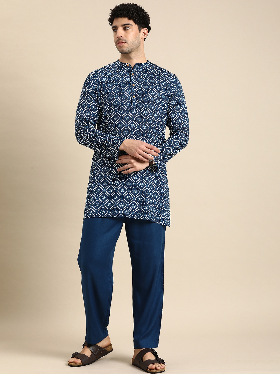 

Anouk Men Floral Printed Regular Kurta With Trousers, Blue