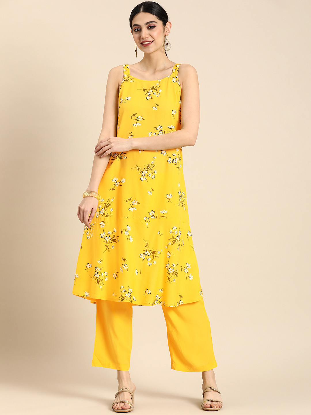 

Anouk Floral Printed Kurta with Palazzos, Yellow