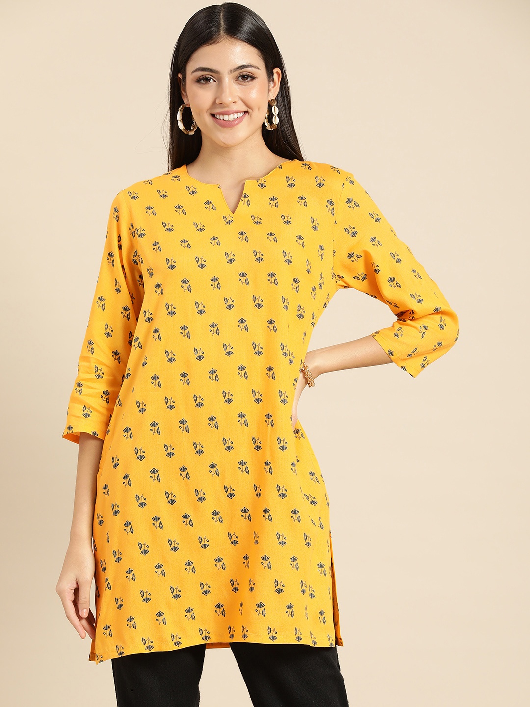 

Anouk Women Floral Printed Floral Kurta, Yellow