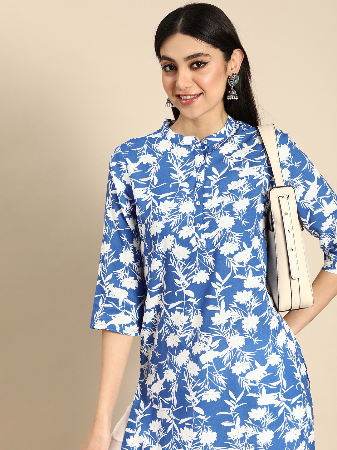 

Anouk Women Floral Printed Band Collar Straight Kurta, Blue