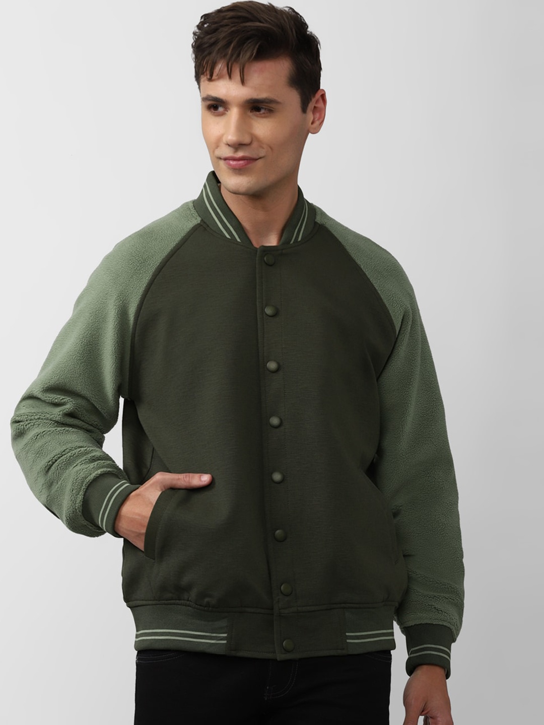 

FOREVER 21 Men Colourblocked Bomber Jacket, Olive