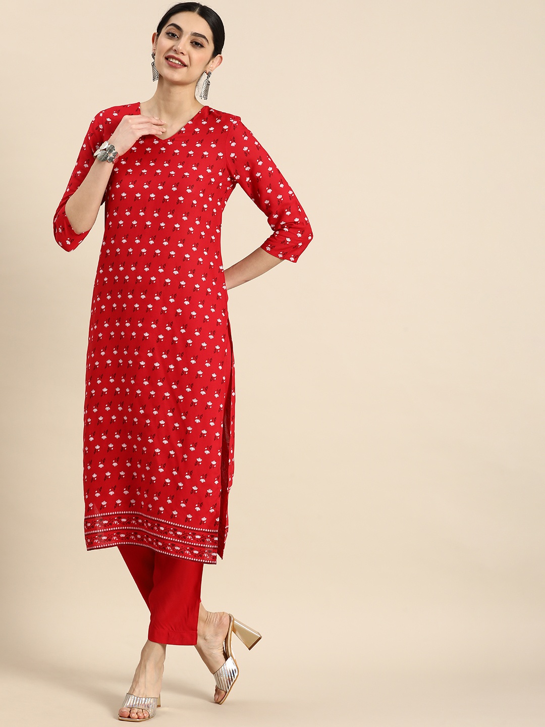 

Anouk Women Floral Printed Kurta with Trousers, Red