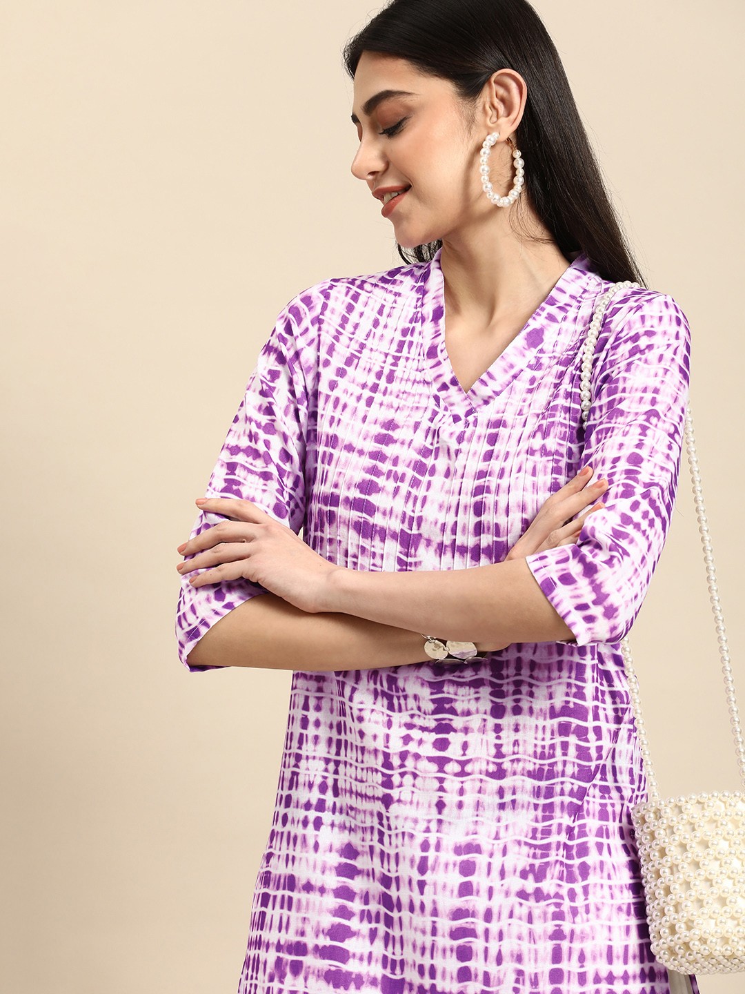 

Anouk Women Striped V Neck Shibori Straight Kurta, White
