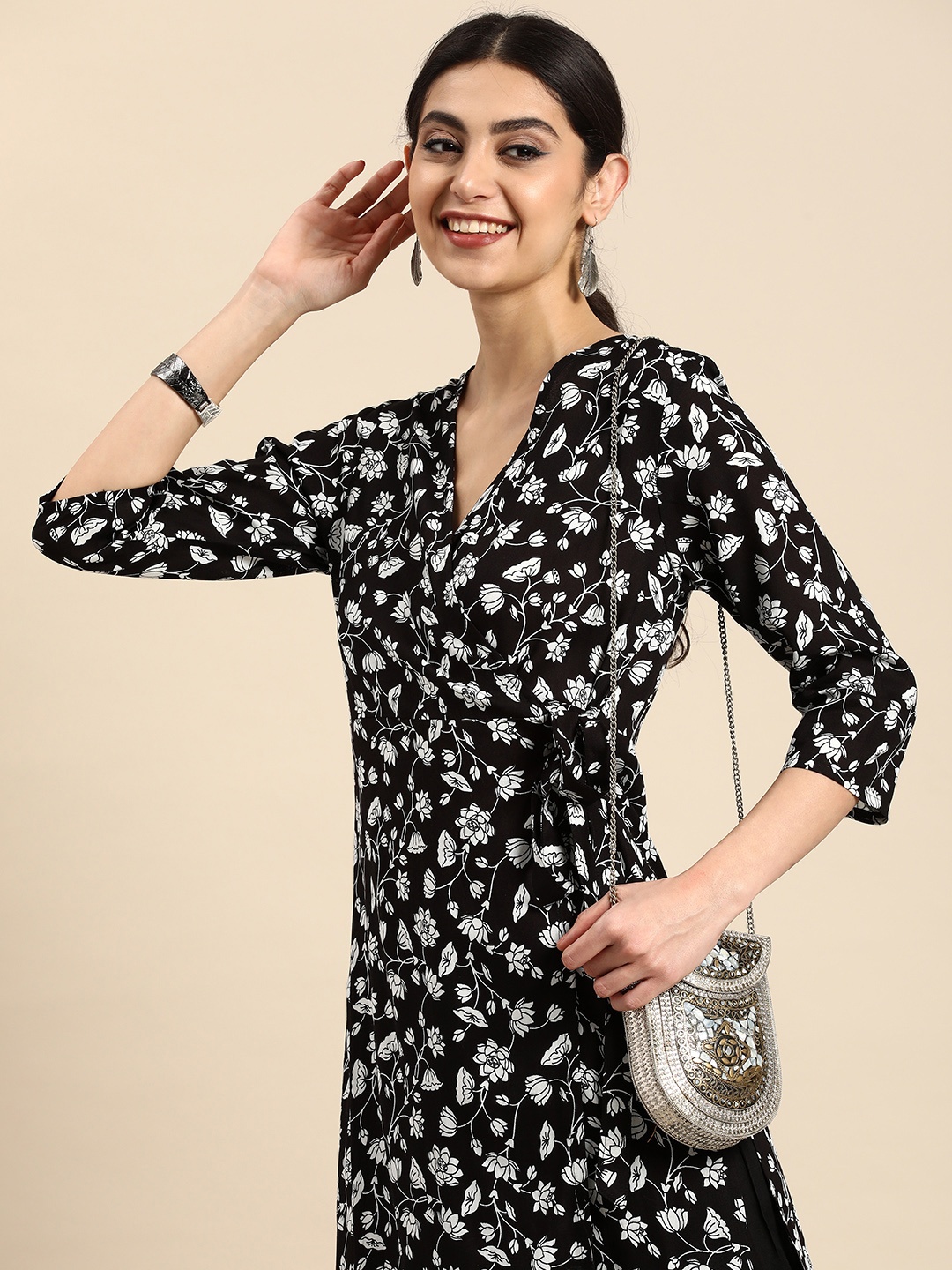 

Anouk Women Floral Printed Angrakha Kurta with Palazzos, Black