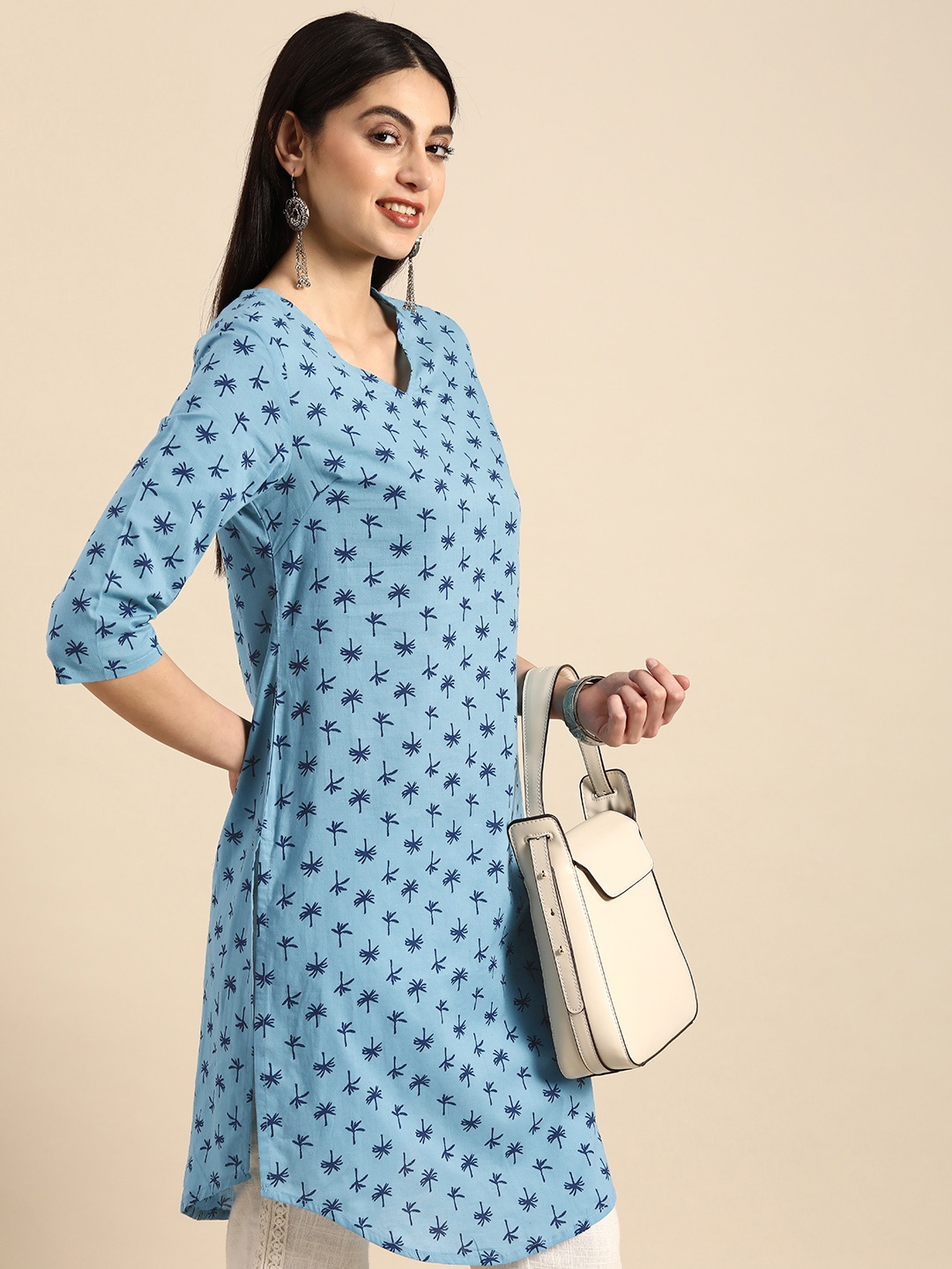 

Anouk Floral Printed V-Neck Kurta, Blue