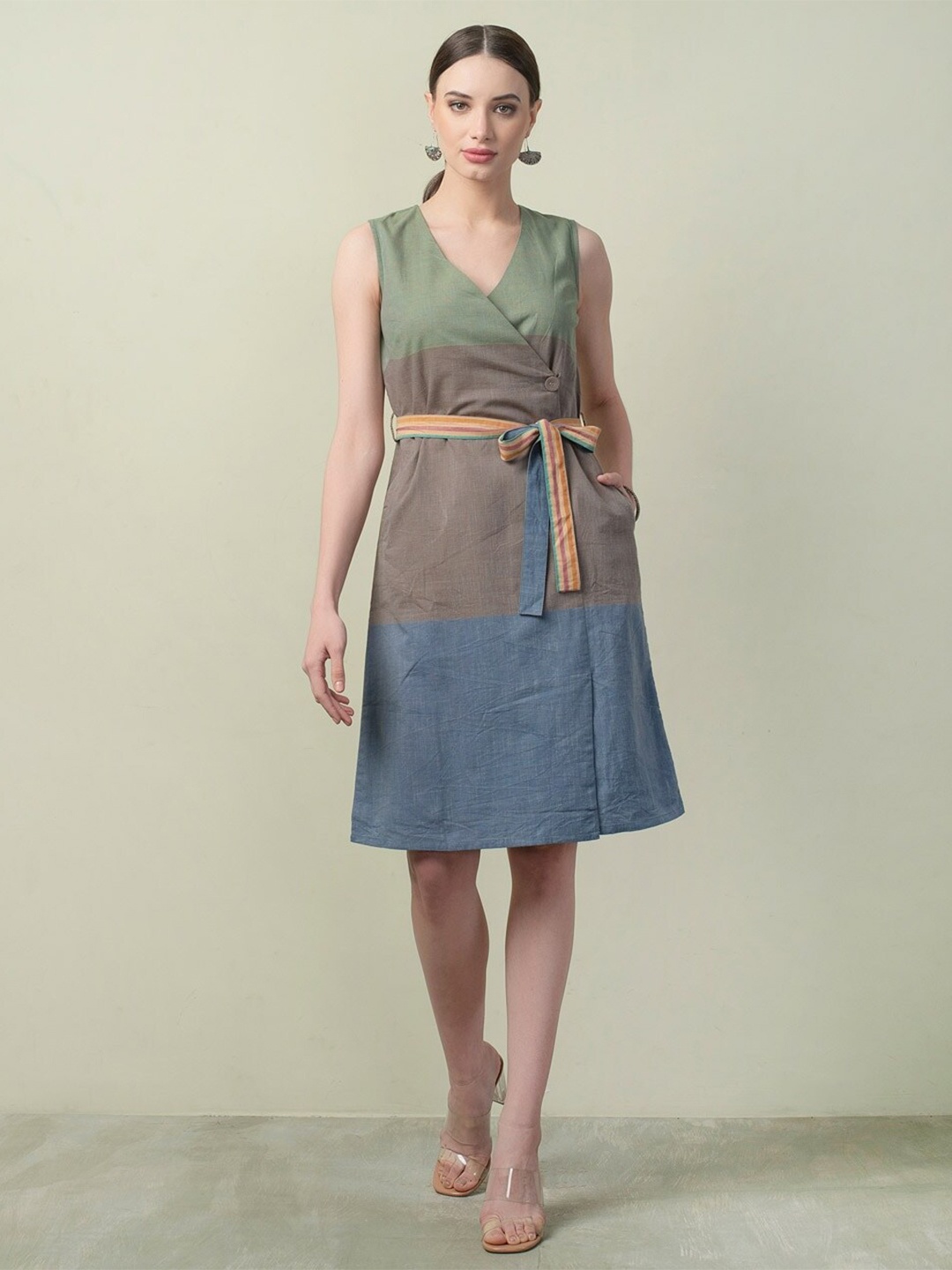 

Fabindia Green Cotton Colourblocked Ethnic A-Line Dress