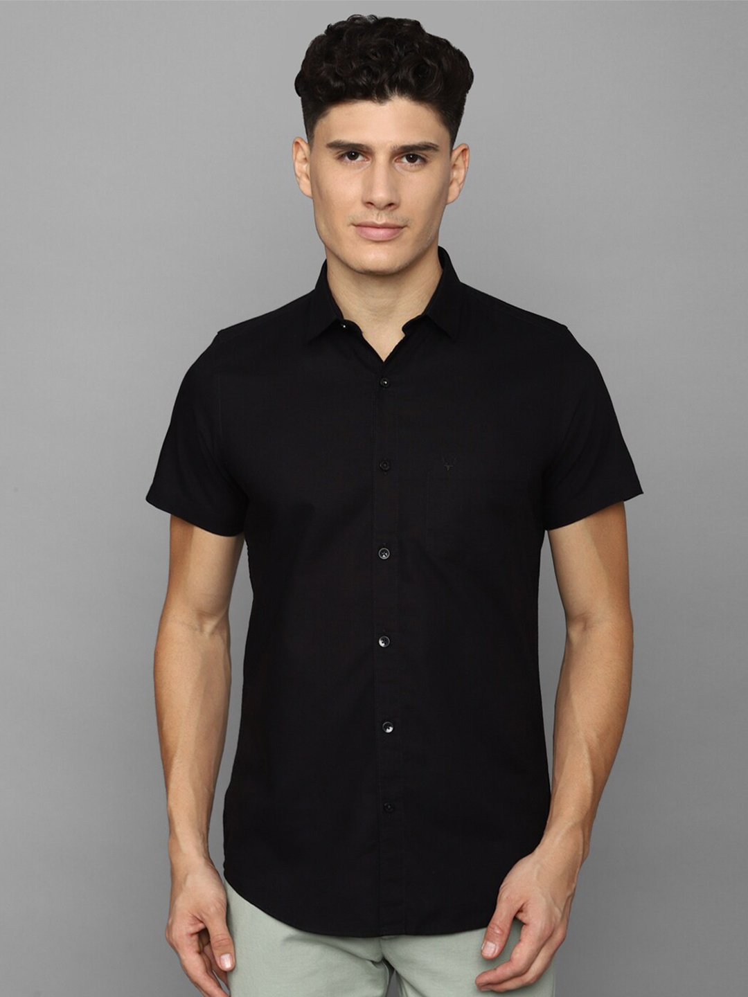 

Allen Solly Men Slim Fit Casual Cotton Shirt, Black