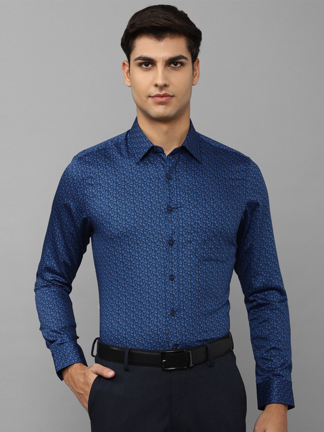 

Louis Philippe Men Floral Printed Slim Fit Pure Cotton Formal Shirt, Blue