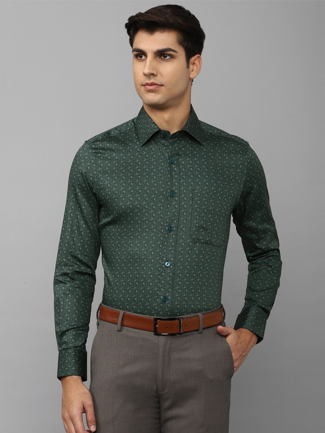 

Louis Philippe Men Floral Printed Pure Cotton Formal Shirt, Green