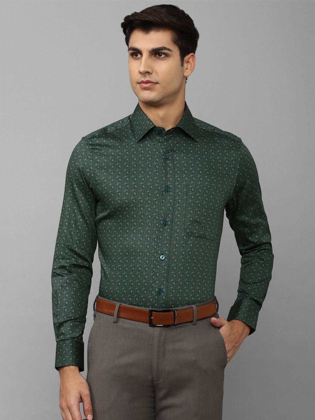 

Louis Philippe Men Floral Printed Pure Cotton Formal Shirt, Green