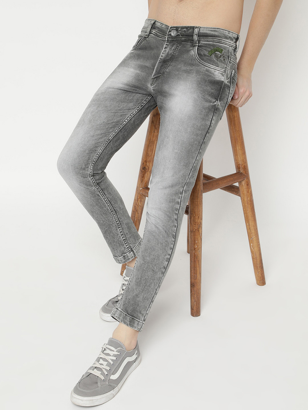 

V2 Value & Variety Men Grey Mildly Distressed Heavy Fade Jeans