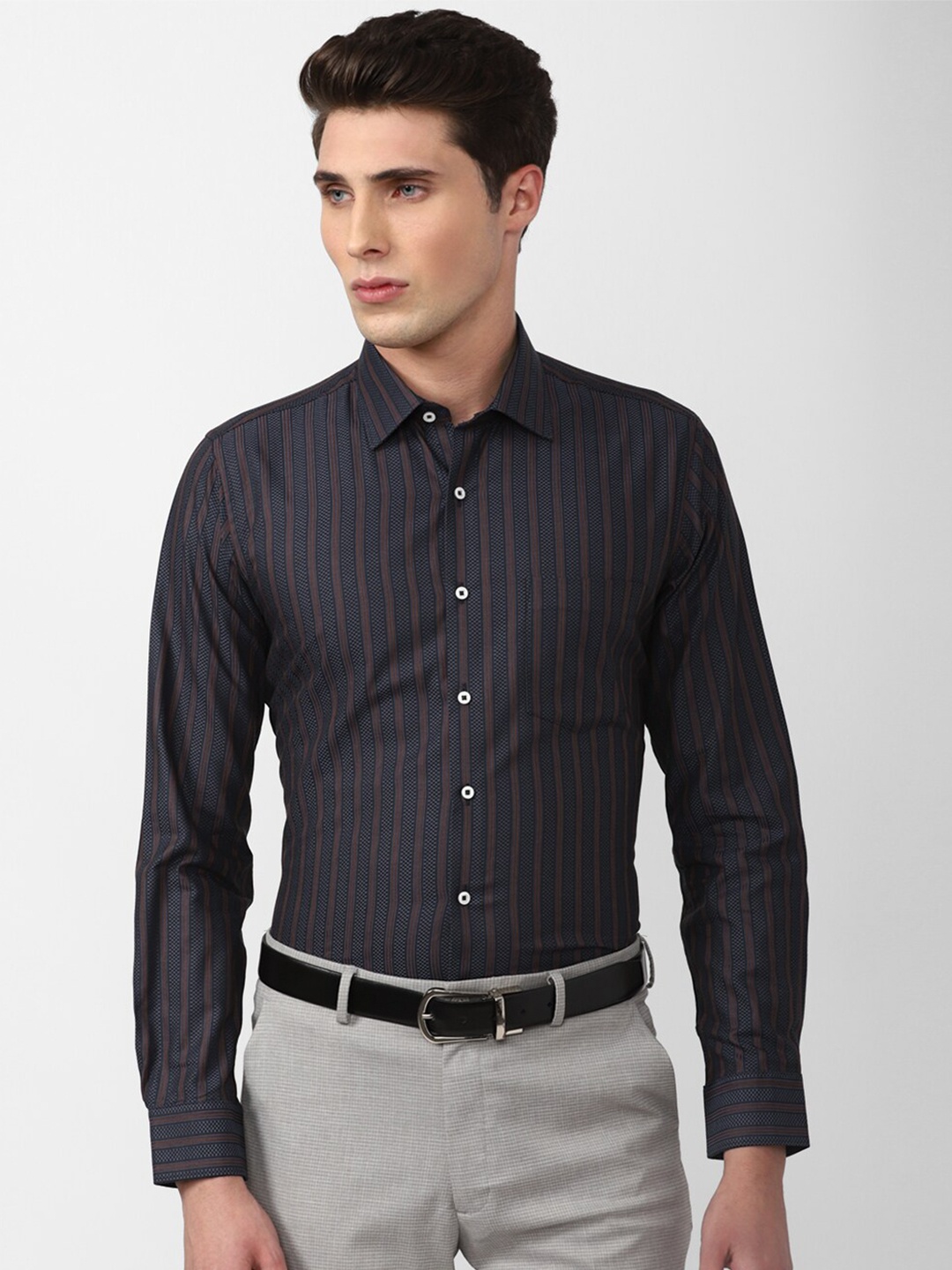 

Van Heusen Men Slim Fit Striped Pure Cotton Formal Shirt, Navy blue