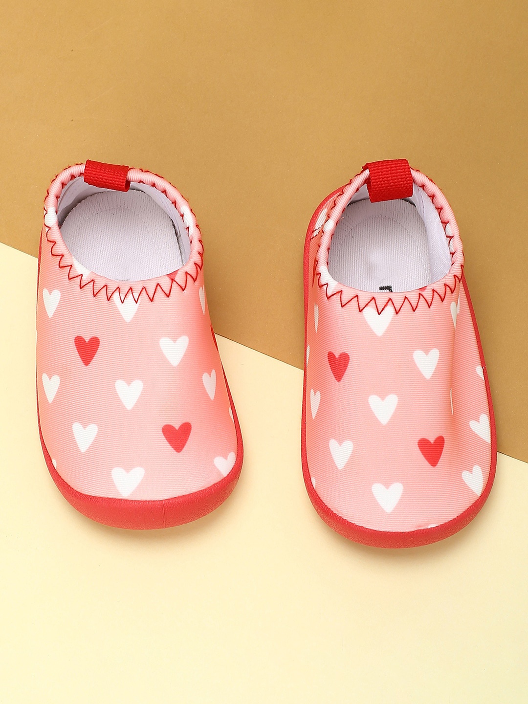 

max Girls Printed Slip-On Sneakers, Peach