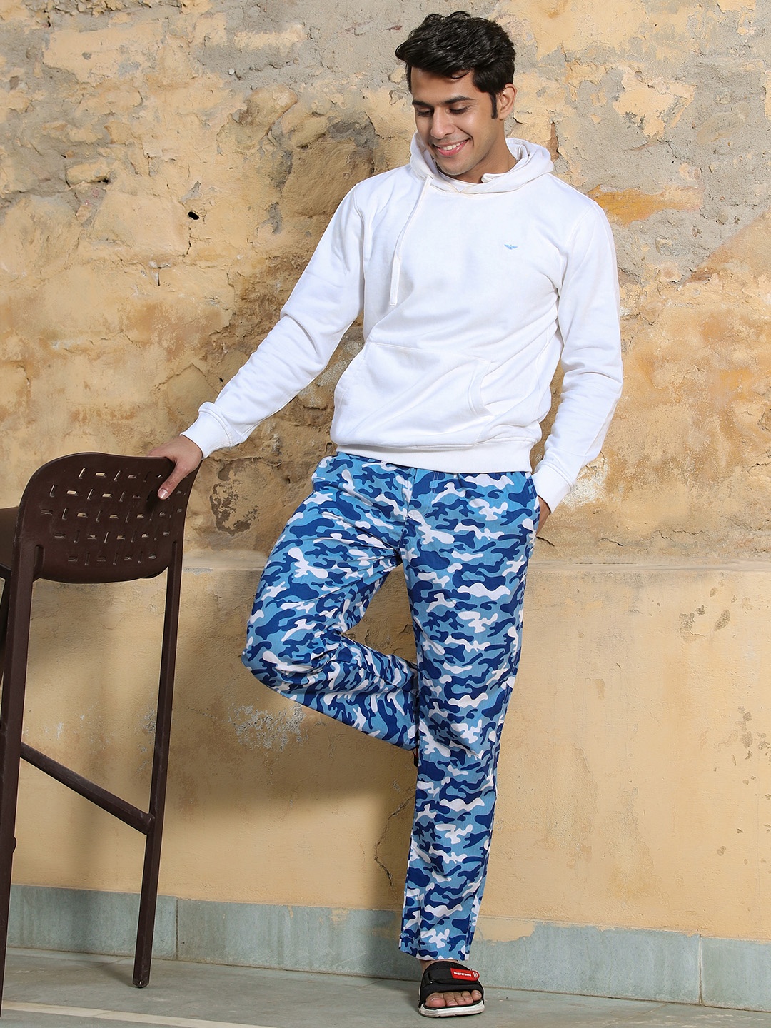 

URBAN SCOTTISH Men Camouflage Printed Pure Cotton Lounge Pants, Blue