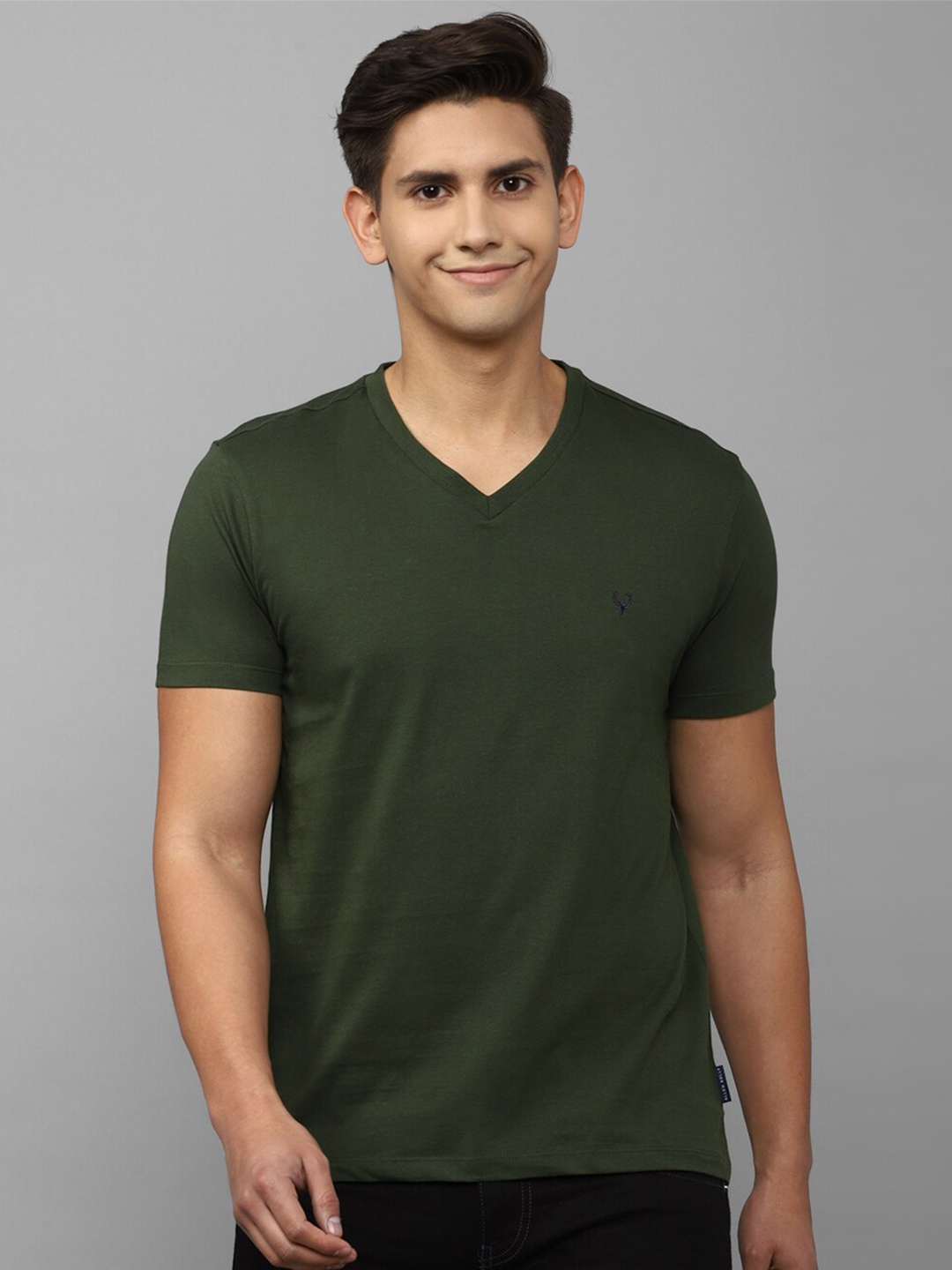 

Allen Solly Men Solid Cotton V-Neck T-shirt, Olive