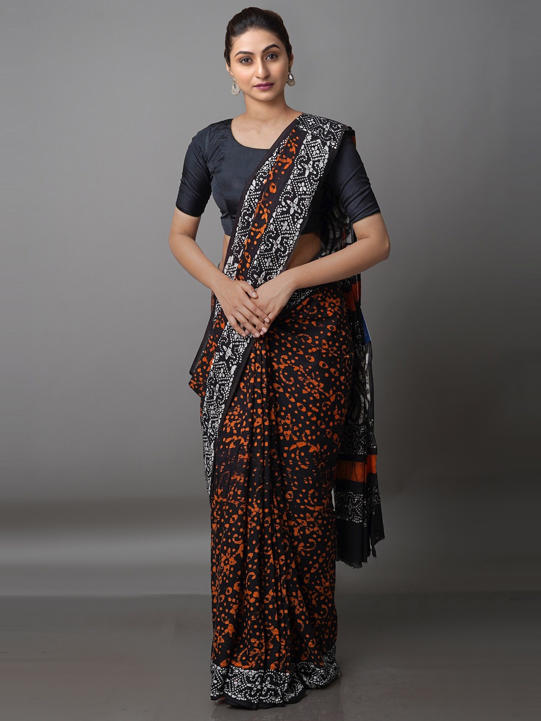 

Unnati Silks Black & Red Batik Pure Cotton Kota Saree