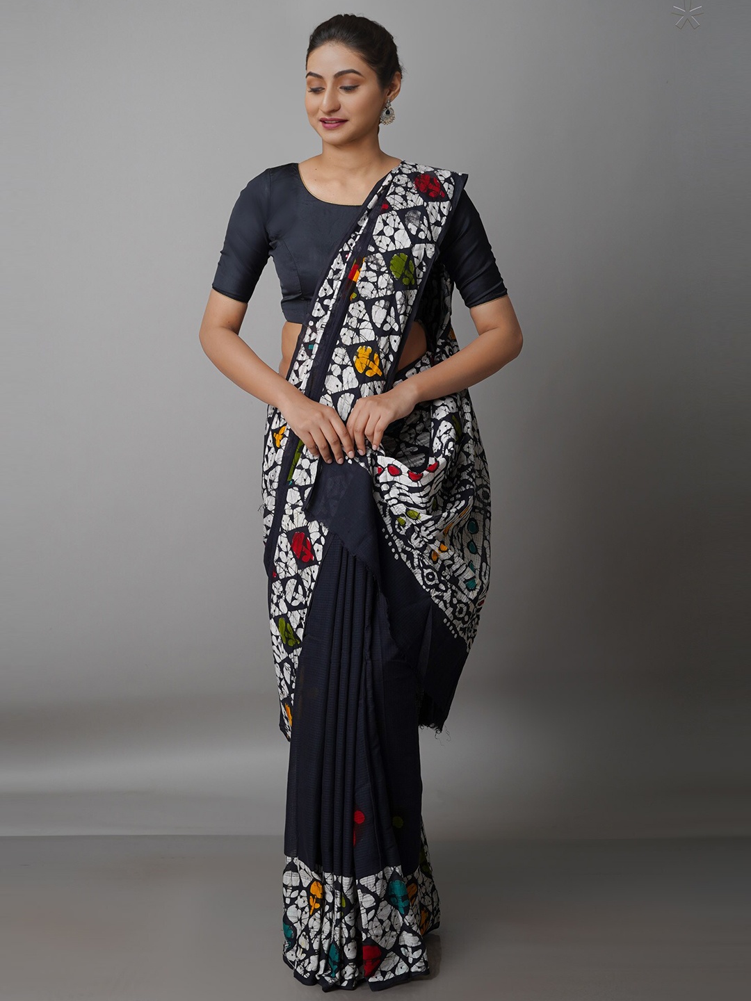 

Unnati Silks Black & White Batik Pure Cotton Kota Saree